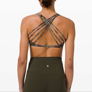 NWT!! Lululemon Free to Be Wild Bra size 4